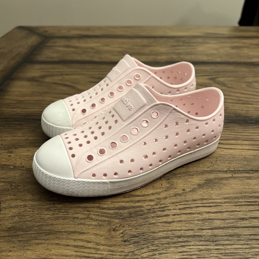 NATIVE  JEFFERSON COMFORT SLIP ON  MILK PINK/ SHELL WHITE SIZE C12